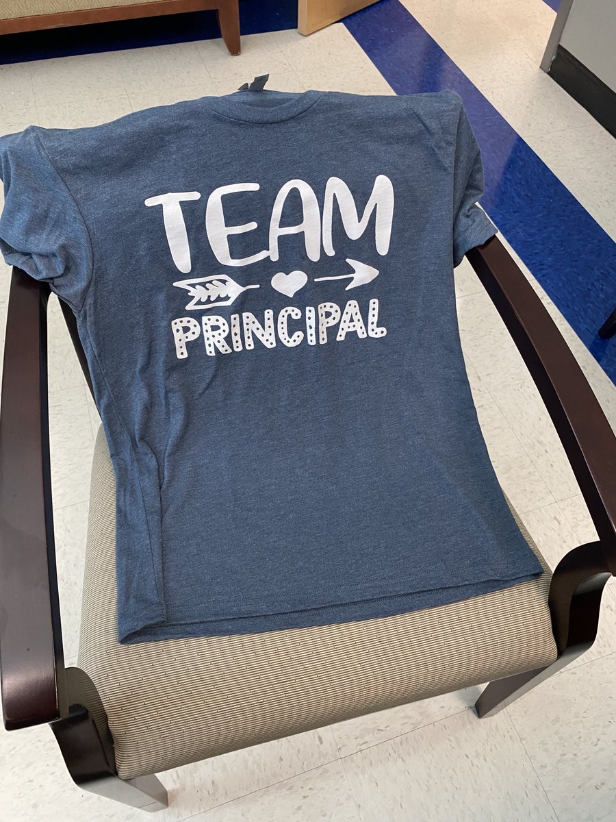 Damonrward's tweet photo. I’m so honored and blessed to work at ⁦@centralrocksrh⁩ in ⁦@RockHillSchools⁩ Our exceptional  CCDC staff wore “Team Principal” shirts in honor of Principal Appreciation Day! https://t.co/LzQ71rNO9i