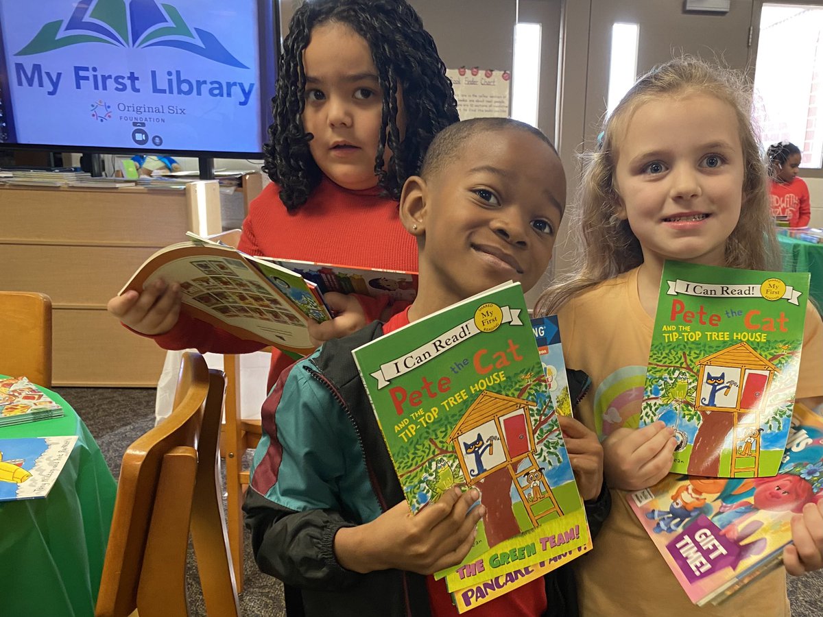 Original6Found's tweet photo. A fun start to the day in #UnionCountysc! Kindergarten students at Buffalo Elementary picked 10 books each to keep and take home to read over the summer as part of the O6 #MyFirstLibrary program! During May, the O6 will deliver over 30,000 📚 to ⬆️ 3,000 SC students! https://t.co/Y1t2DQ64Ac