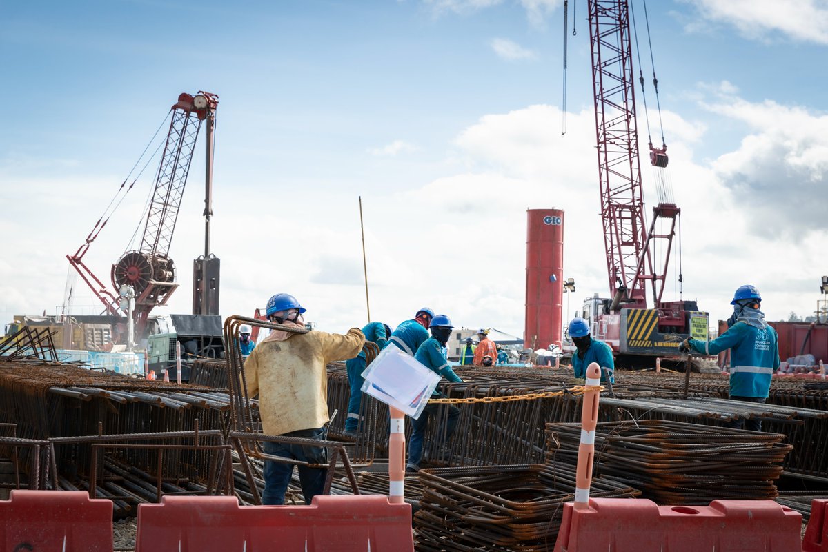AgendaCAF's tweet photo. En #LatAm y el #Caribe las brechas laborales y la movilidad intergeneracional se ven afectadas por el origen familiar, género y raza.
Que este #DíaDelTrabajo nos sirva para recordar que debemos impulsar políticas públicas que promuevan igualdad de oportunidades y combatan la discriminación.
Nuestros #ExpertosCAF te cuentan el panorama de la región: https://t.co/oMFA43YxFh