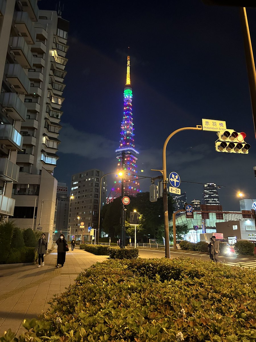 sachiak_'s tweet photo. 待ってw東京タワーまで散歩したら@KiyotoDrives さんにばったり。 https://t.co/Susu44AwPR