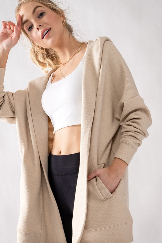 Rainy Monday? You'll find us wrapped up in this all day 😍

inpursuittruck.ca/collections/ne…