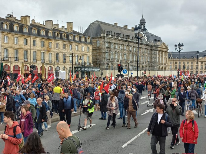 Manifestation du 1er mai à Bordeaux : 130 000 manifestants FvCAk7yXsAEAoTN?format=jpg&name=small