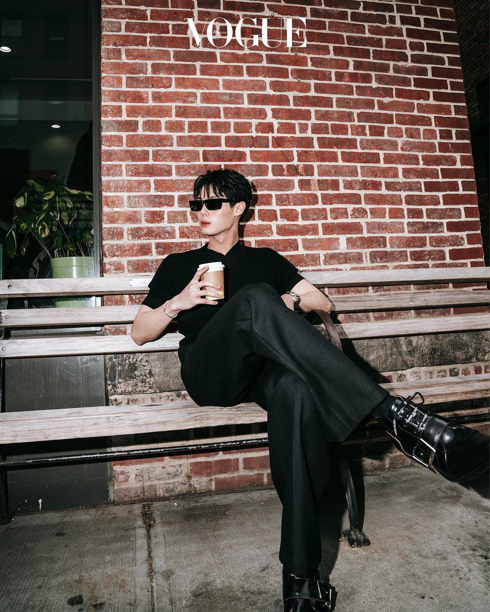 alittlekid5's tweet image. ขอชื่นชมพี่วินลงเครื่องพร้อมทำงาน วันต่อมาถ่ายแบบ เย็นร่วมงาน หน้ากล้องคือยิ้มสดใส มืออาชีพมากครับกับการเดินทาง 20 ชั่วโมง การไป NYC คุ้มค่ามาก👍👍🐰💚✨️💎
WIN AT TIFFANY LANDMARK
#TiffanyAndCoxWIN
#TiffanyAndCo 
#TheTiffanyLandmark 
#winmetawin @winmetawin