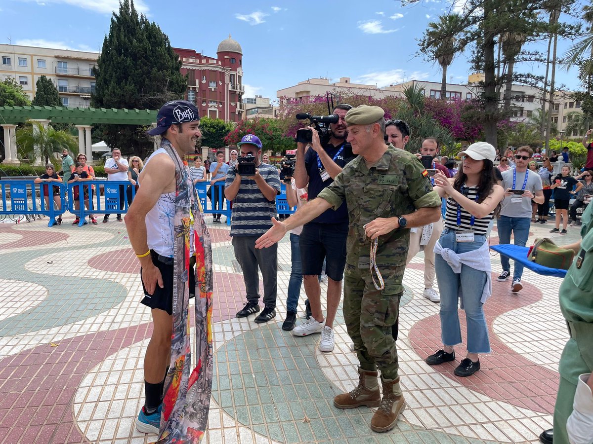 El miajadeño <a href="/JairomanLoSabia/">Jairo Sanchez</a> consigue por segundo año consecutivo alzarse con el PRIMER PUESTO de 50km en la <a href="/AfricanaCarrera/">Carrera Africana</a> de Melilla.
Enhorabuena!!!
📷 <a href="/AfricanaCarrera/">Carrera Africana</a>