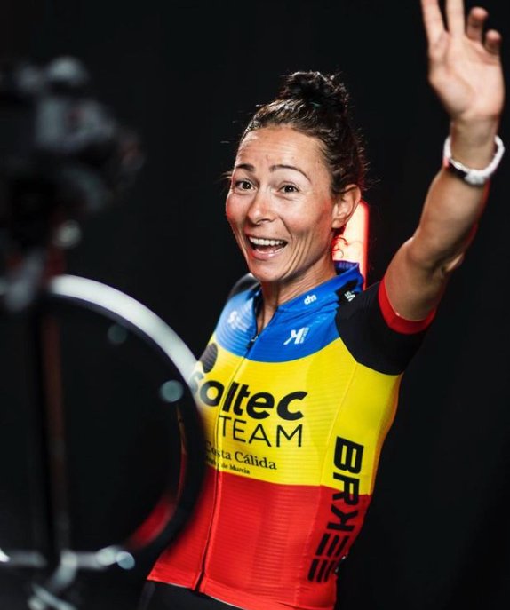 faustocoppi60's tweet photo. It's a special week for bike racing, we have both La Vuelta &amp; Il Giro! 😍 @LaVueltaFem starts today and a great battle is expected between Vollering and van Vleuten. Special for Romanian cycling fans because @MuresanEla is riding it again. Haide, Ela! 💪🇷🇴 
#LaVueltaFemenina https://t.co/PA5YER13ML