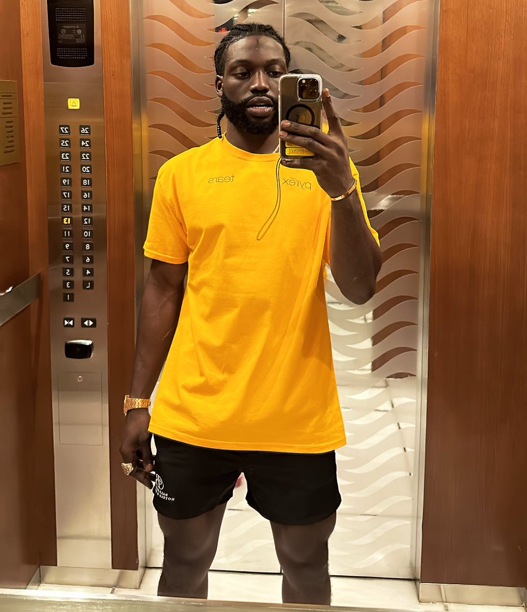 BlackTycoone's tweet photo. Dubai ! Habibi i’ll be back ! 😂 https://t.co/92D9NVGMFK