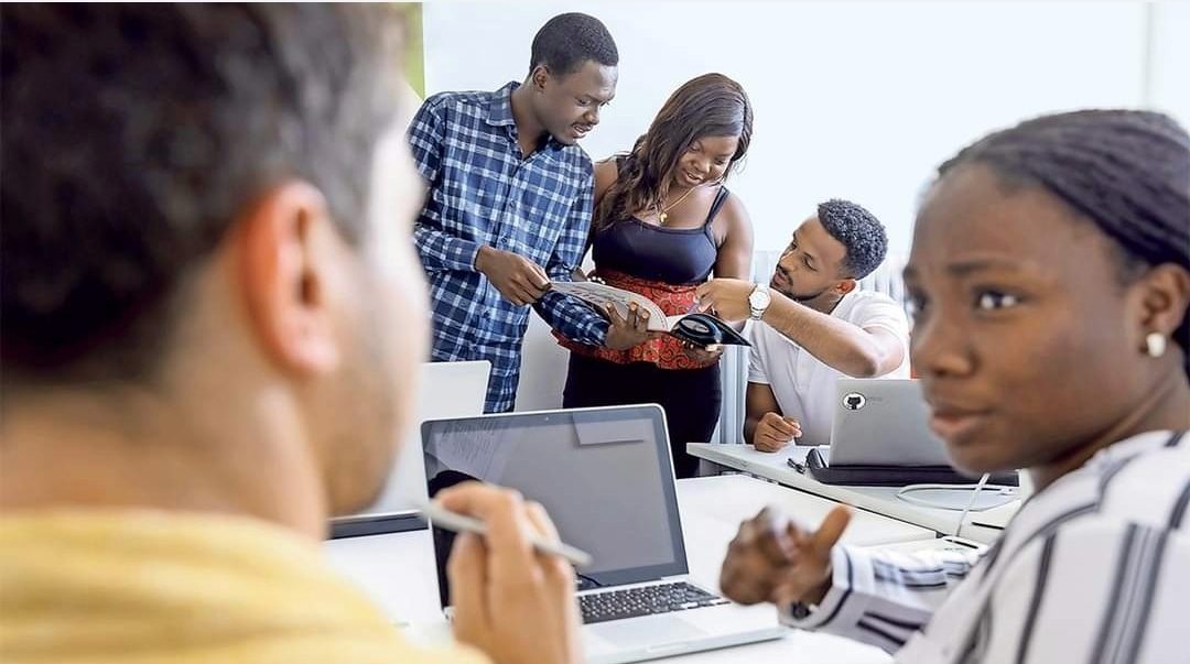 Today May 1st, I want to celebrate this #YOUTH who does not expect easy, who fights daily to achieve their goals and fulfill their dreams.  Strength to us who wanted at all costs to be an example for our brothers and sisters.
 Let's continue the fight.
 Happy #LaborDay2023 to all