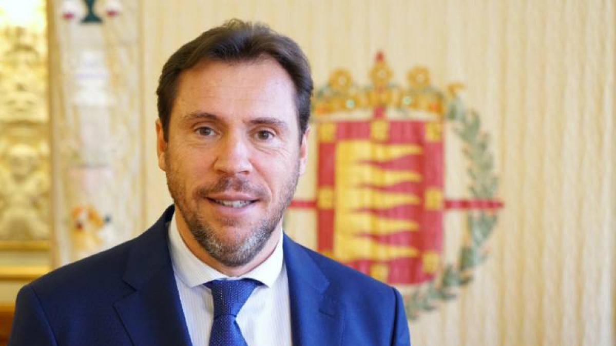 TwPucelaFC's tweet photo. COMUNICADO OFICIAL
Tenemos mister.
Tras su OK en las últimas horas @oscar_puente_ se convertirá en el entrenador del equipo.
Padreará y liderará a nuestro equipo por todos los campos españoles. https://t.co/sEvi1bRsqR