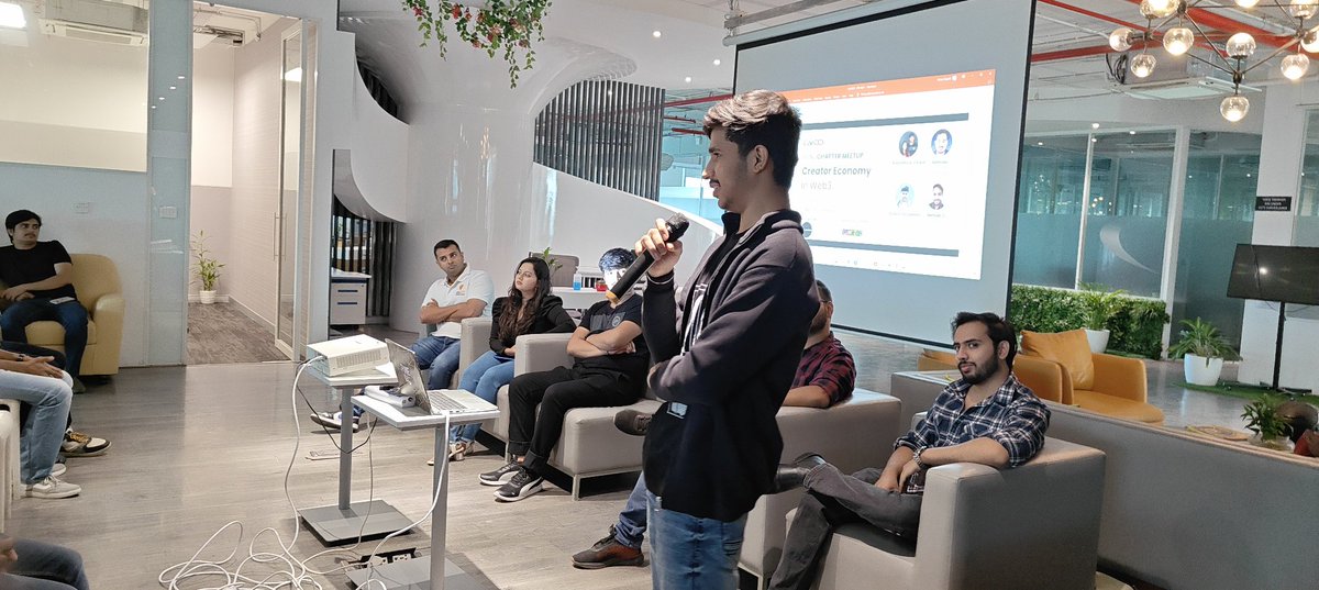 pune_dao's tweet photo. Yesterday #CoinDCXPune chapter had a great time hosting on Creators in #web3 economy
On #MaharashtraDiwas π all the panelist speakers @dineshkruplani @mehabspeaks @reach_abhinav @abhayait @iamnishidha n Omkar @nimoverse @Raunakrane & the lovely audience .
@XcademyOfficial https://t.co/n6pJVKmIsM