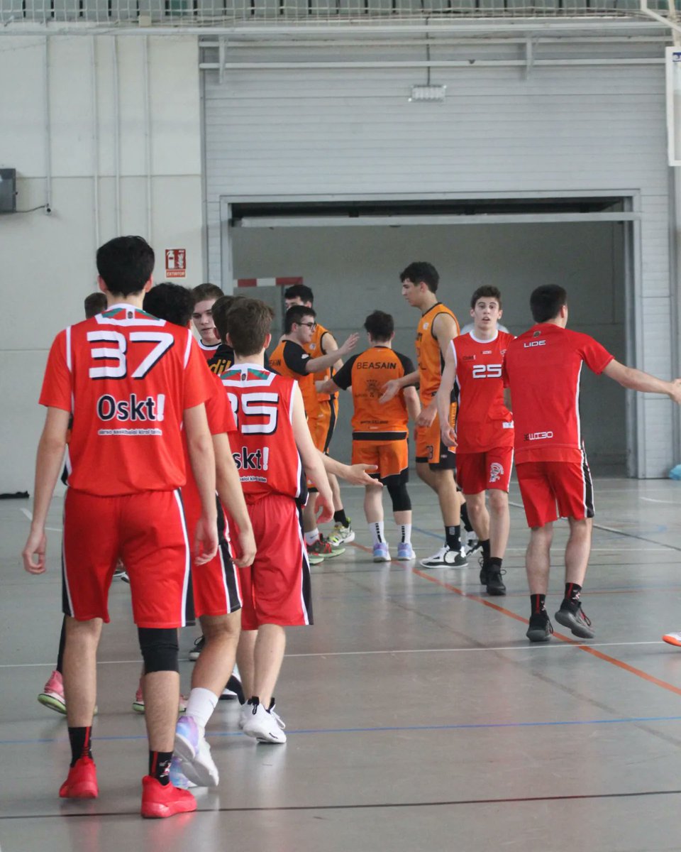 oiarsoskt's tweet photo. 📸¡¡Nuevas fotos!!📸

🏀Partido del Junio Masculino VS @bklsaskibaloia el finde pasado🏀

Los chicos del junior siguen imbatidos y van directos a por el ascenso💪🏻🔥

#GuOiarsoGara https://t.co/r8ggwxov3i