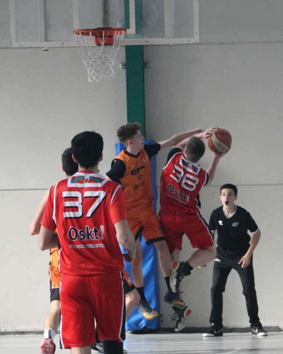 oiarsoskt's tweet photo. 📸¡¡Nuevas fotos!!📸

🏀Partido del Junio Masculino VS @bklsaskibaloia el finde pasado🏀

Los chicos del junior siguen imbatidos y van directos a por el ascenso💪🏻🔥

#GuOiarsoGara https://t.co/r8ggwxov3i