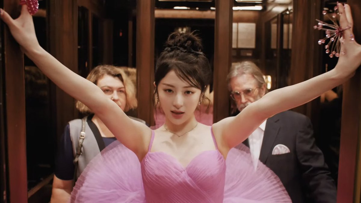 yunjin pics tweet media