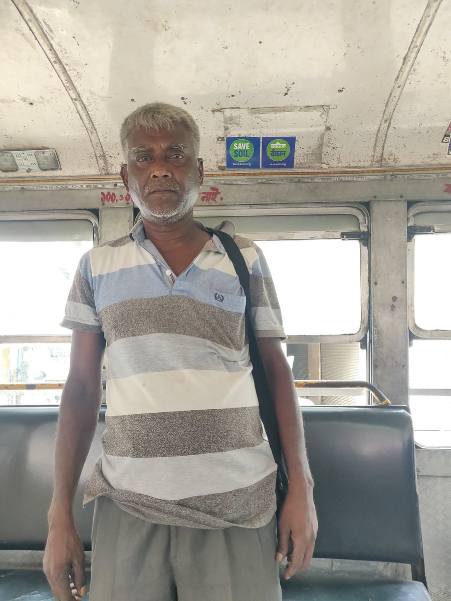 Save soil sticker campaign on Howrah to Esplanade buses #savesoilwb #savesoil #savesoilmovement #savesoilindia #ishafoundation #sadhguru #saveoursoil #iucn #fao #savesoilwestbengal #consciousplanet #consciousplanet🌍 #consciousplanetmovement