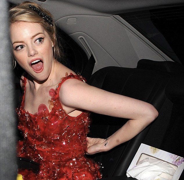 emmathrowbacks's tweet photo. Emma Stone at the  met galas; a thread https://t.co/ZlmBMzA7NY
