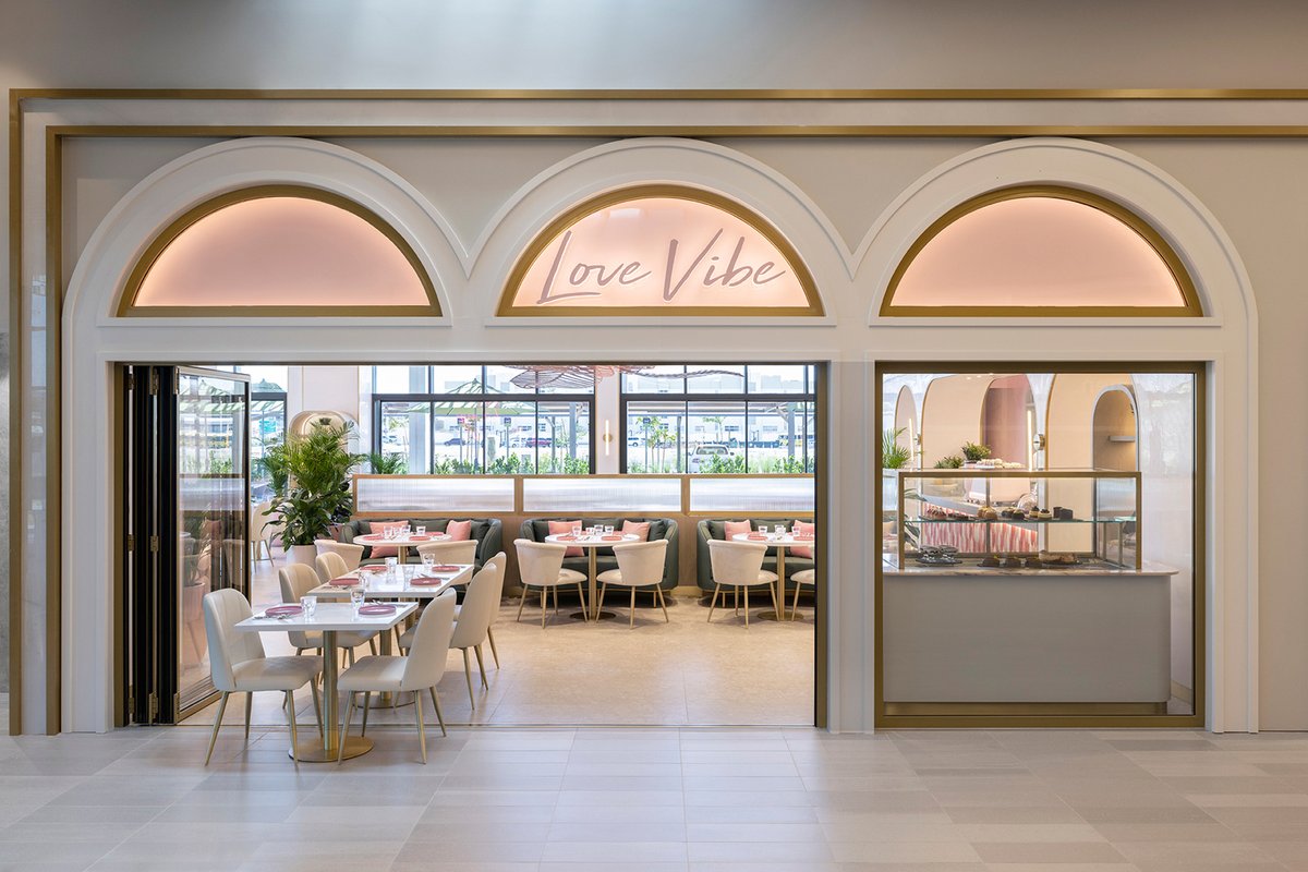 Love Vibe, the latest addition to the UAE's food scene, features Bishop Design's sleek and sophisticated interiors. The stylish palm tree ceiling feature and subtle pink palettes add to the playful look.

commercialinteriordesign.com/projects/bisho…

#LoveVibe #BishopDesign #Interiors #UAEFoodScene