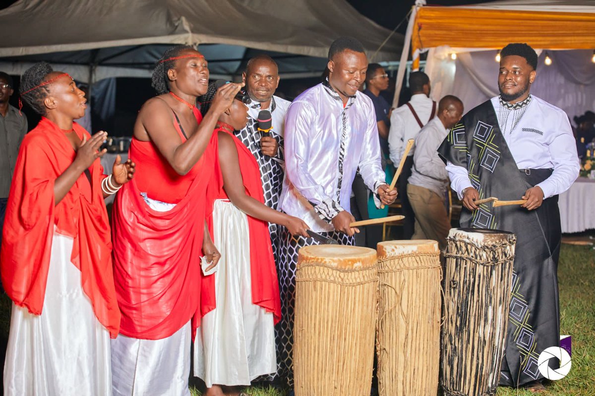 BalletTwizerane's tweet photo. sometimes in DRC.....  NDASHIMYE'S FAMILLY
Mwarakoze guhitamo #twizerane https://t.co/CgUHkj8S9r