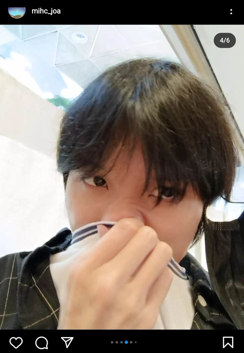 sorry buat fansnya dia mending jangan baca tweet gue yg ini deh🙏
bang lu bisa berhenti seolah olah lu mirip hc gak sih? lu sama fans lu tuh udah annoying anjrit buat kita yang fansnya hc, kalo lu bilang gak suka di mirip miripin sama hc yaudah lu buka masker lu anjrit.