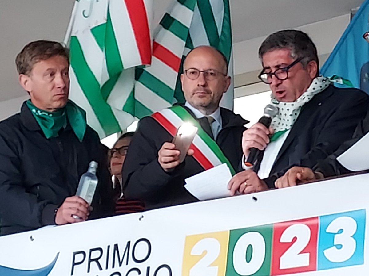 f_barelli's tweet photo. Primo Maggio 2023 ad Asti all'insegna dei diritti dei lavoratori https://t.co/Z9MyXNvqfp