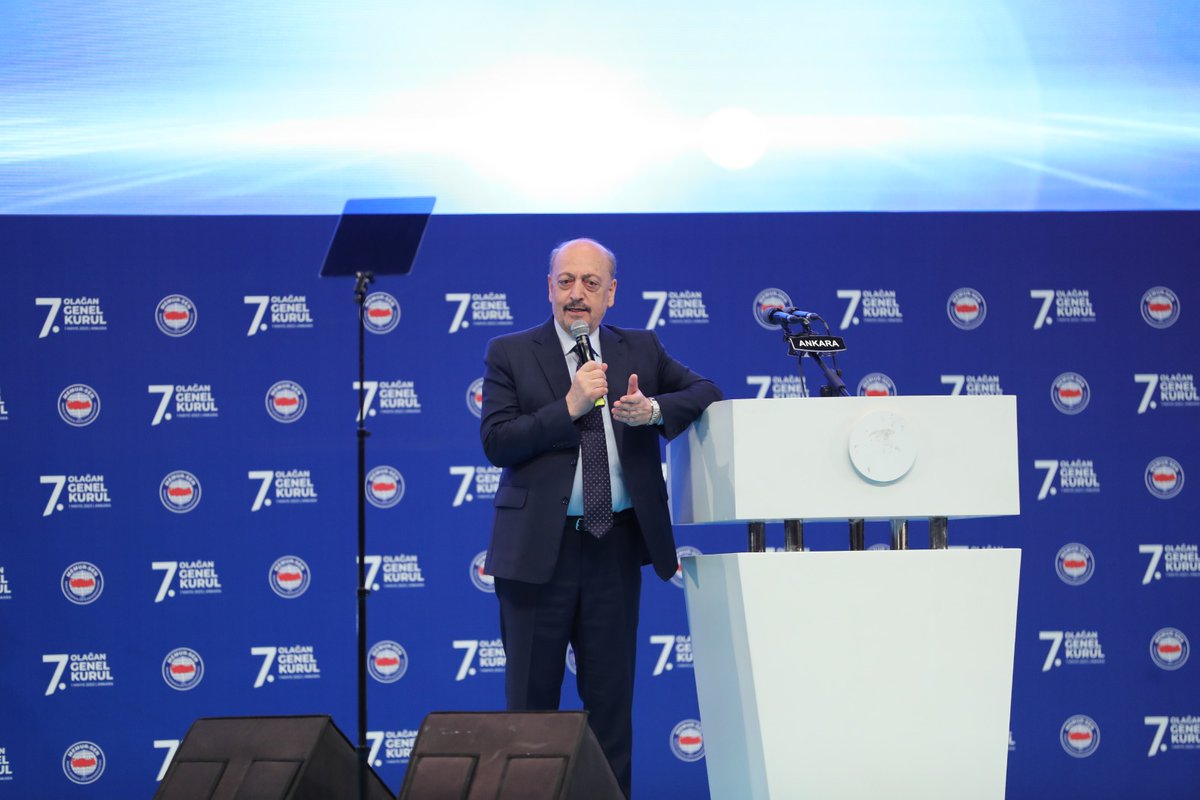 MemurSenKonf's tweet photo. Memur-Sen Konfederasyonu 7. Olağan Genel Kurulu    

Memur-Sen'in sendikal mücadelesi, teşkilatımızın güçlü söylemi karşılık buldu.

@vedatbilgn: " 1. Dereceye gelmiş bütün kamu görevlilerine 3600 ek göstergeyi düzenlememiz gerekir. İnşallah meclisin gündeminde yer alacak ilk tekliflerden birisi bu olacak"

#1Mayıs #YaşasınMemurSen