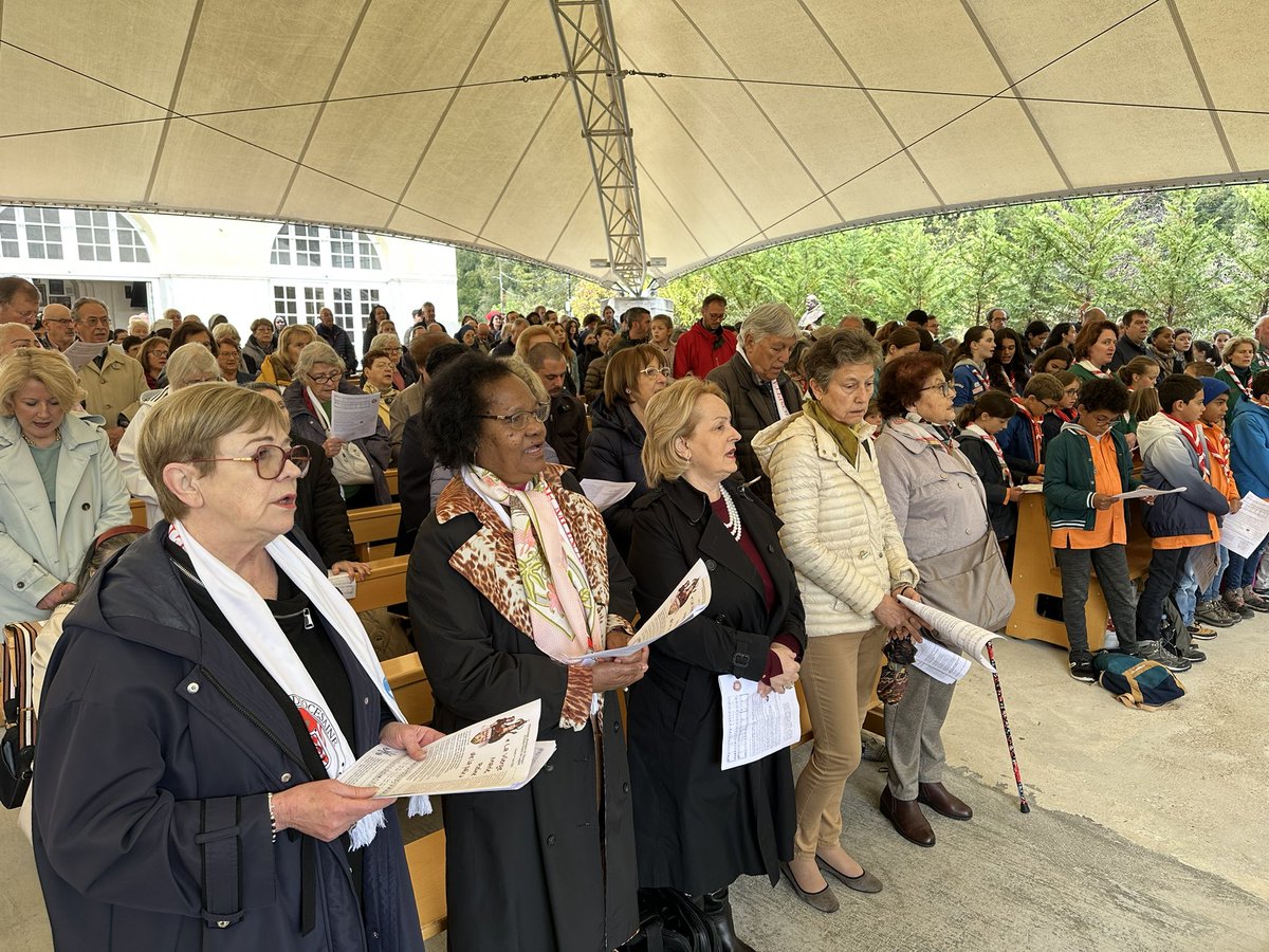 DioceseMonaco's tweet photo. Pèlerinage annuel à #Laghet pour le @DioceseMonaco. Célébration présidée par Mgr Dominique-Marie David et le clergé de #Monaco accueillis par les sœurs Bénédictines du Sacré-Cœur de #montmartre
Prions, par l’intercession de la Vierge #marie, pour tous les fidèles de Monaco. https://t.co/LJ6PuDJ7s6