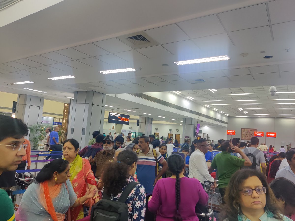 IExponentials's tweet photo. @narendramodi @IndiGo6E @AMDAirport @PMOIndia @gautam_adani @AdaniOnline https://t.co/lCqfevYeFr