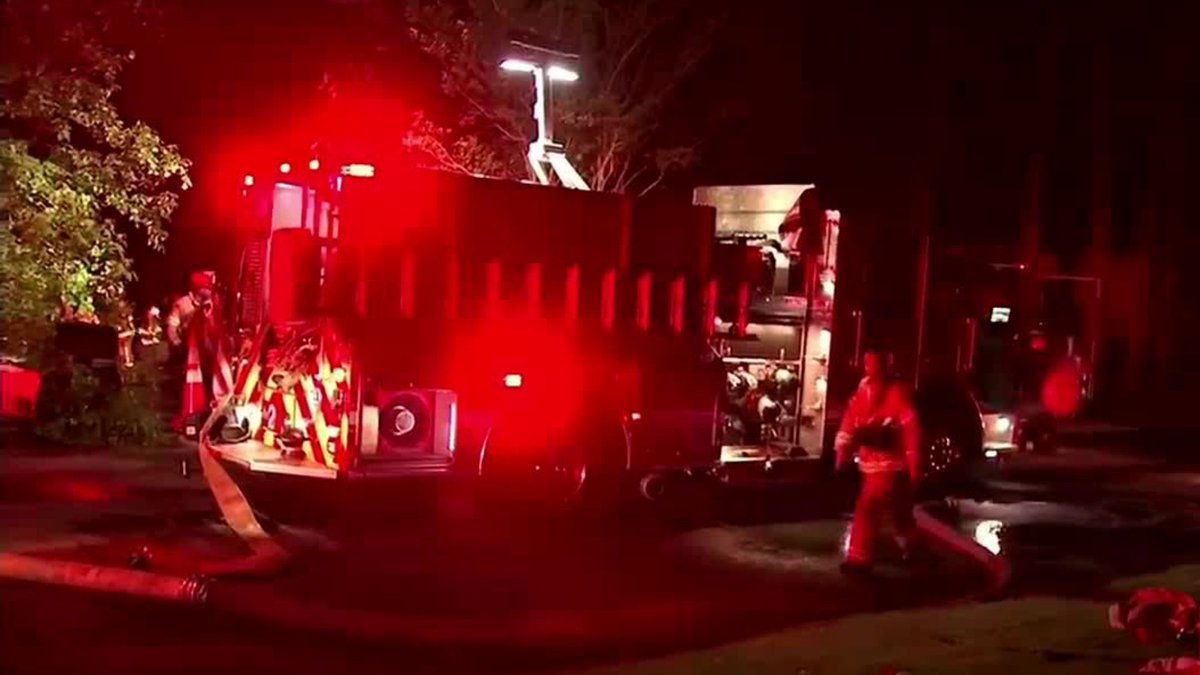 Seven people were rescued after their house went up in flames overnight in DeKalb County. https://t.co/OH0wbj4hqs https://t.co/bGBCBToDvS