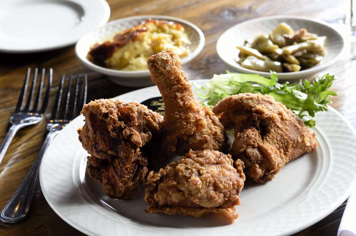 MerrickInnRest's tweet photo. Our Famous Fried Chicken Night. Two pieces of chicken, mashed potatoes and pan gravy with your choice of two sides. https://t.co/Tz1iypgOFx