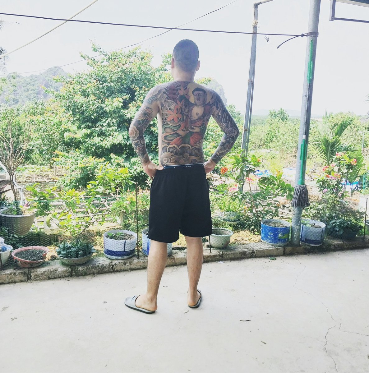 phamkien1451995's tweet photo. Cuộc đời là vậy đó

Cố sống tốt hết lòng

Thì nhận lại toàn là đau thương

Ti��n bạc che lối sống

Người yêu rời bỏ đi

Đến huynh đệ sống với nhau thuở hàn vy https://t.co/jnA5nqKj3Q