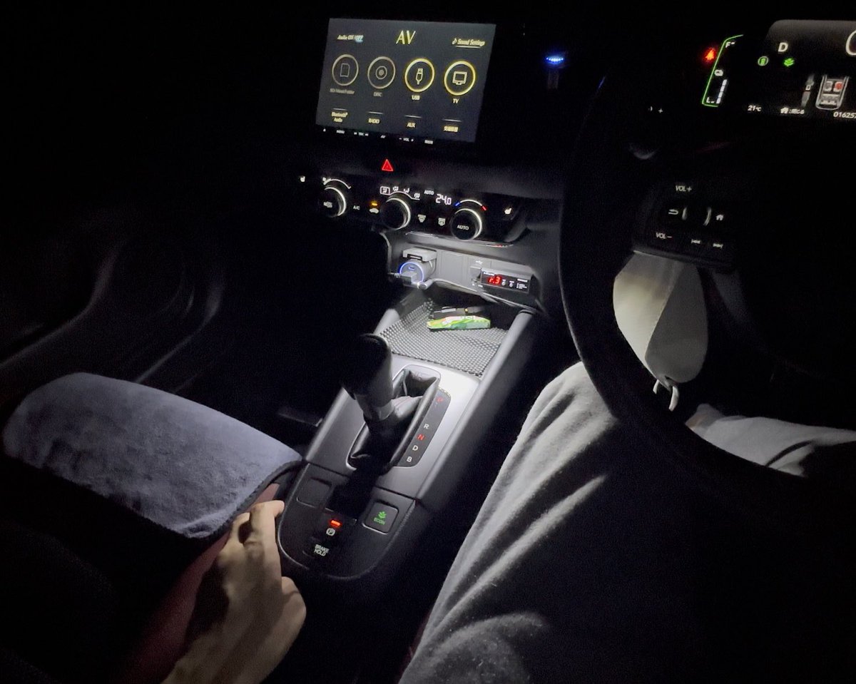 jon_e87_130i's tweet image. ここ暗いからこうしてやった
#ModuloX #モデューロx #フィット4