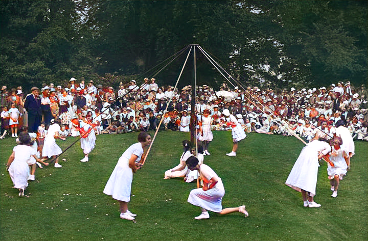 Happy May Day, and Happy #StaffordshireDay to all!

To get you into the spirit, here are a few old photographs of people dancing the May Pole at various places throughout Staffordshire almost a century ago, Colourised to varying degrees of success.

Hednesford c.1950
Sandon Hall…