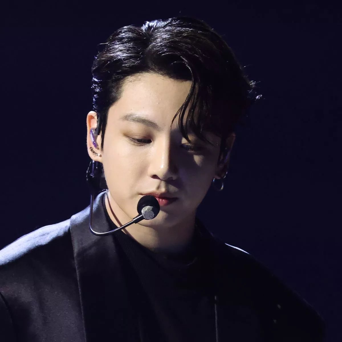 Jungkook_SNS's tweet photo. Jungkook is nominated for ‘Artist of Month: May’ in SMA Seoul Music Awards.  

🏆Award has physical trophy based on 100% voting
🗓️Deadline: 4th June

Download the 3 apps &amp; start collecting votes. Links and Guide in thread(👇)
• 50% Fancast
• 30% IdolChamp
• 20% Podoal (Korea) https://t.co/OVON0PKmLK