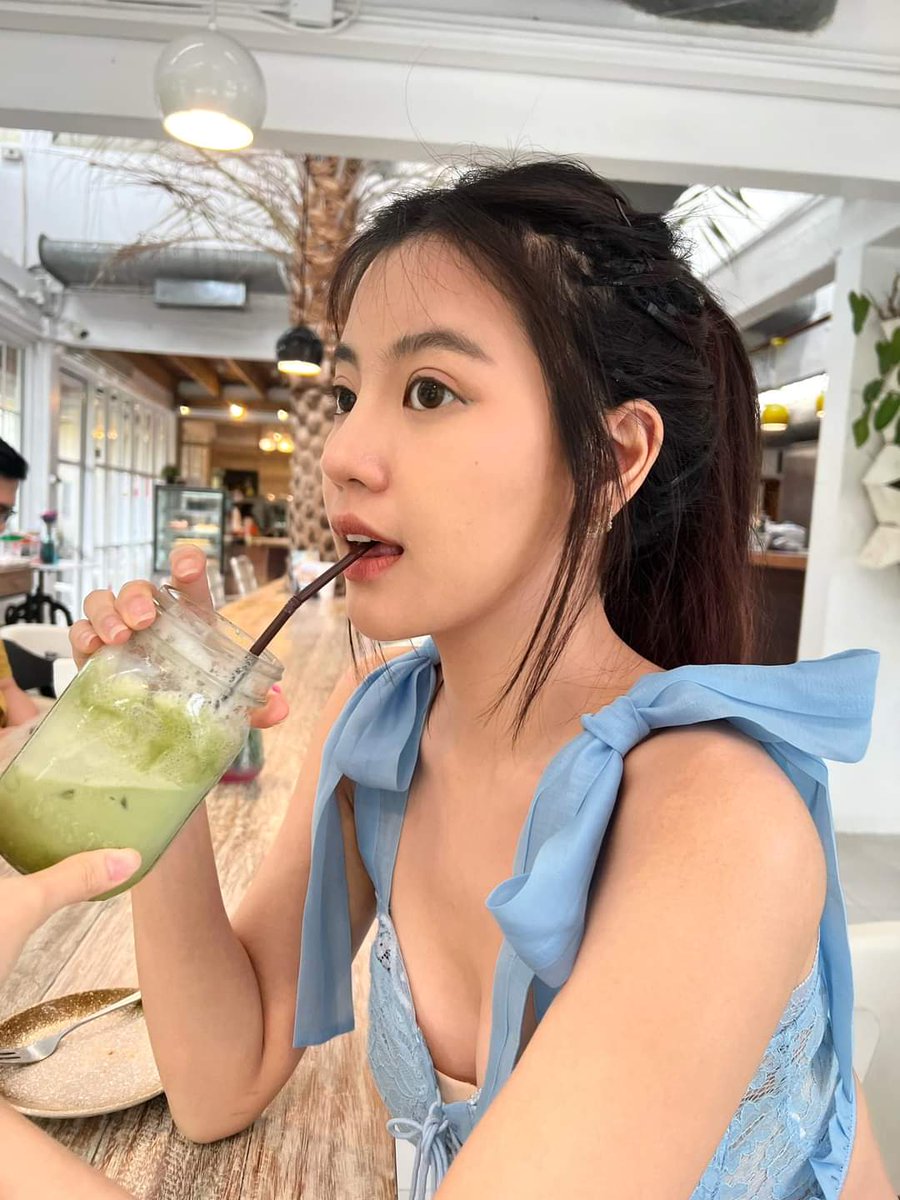 Karoona12's tweet photo. ประธาน​บริษัท https://t.co/FLit6lAVH0
