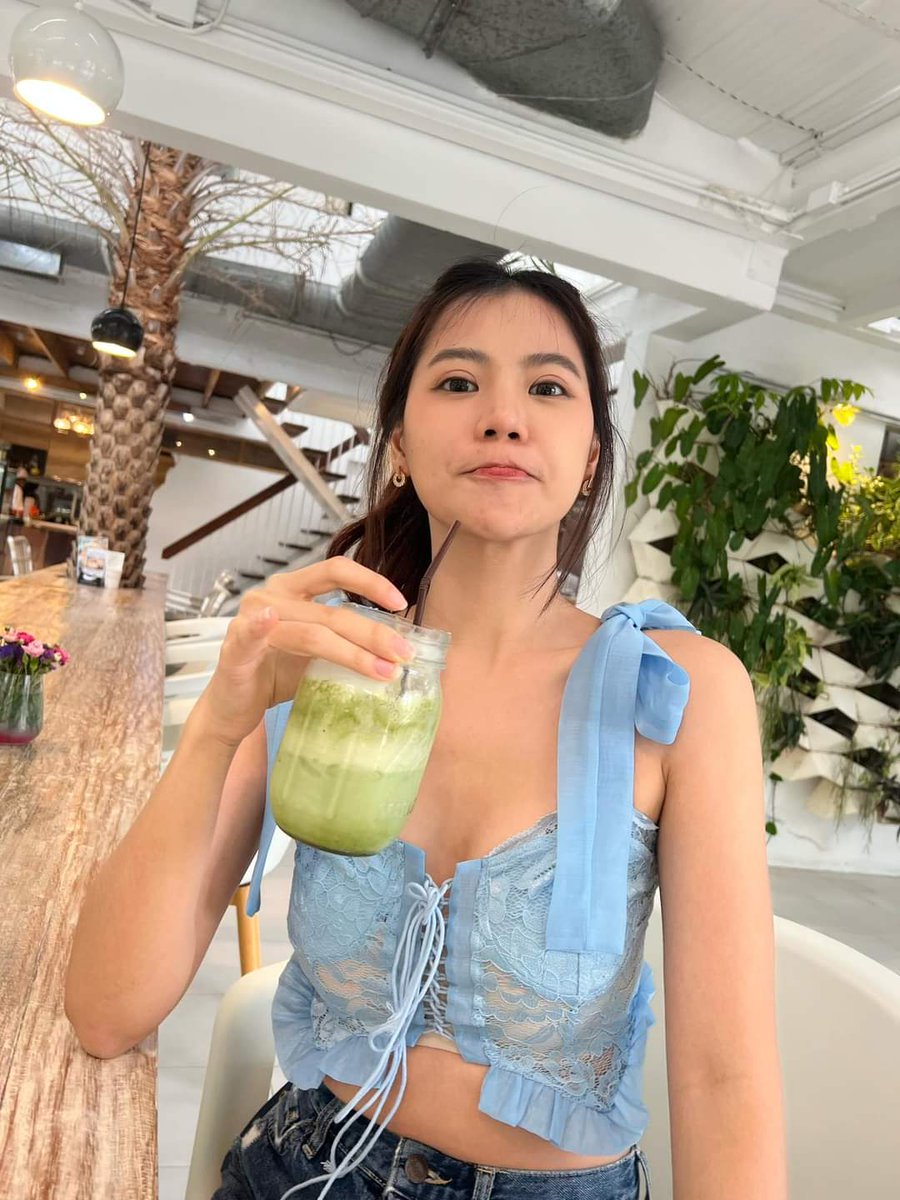 Karoona12's tweet photo. ประธาน​บริษัท https://t.co/FLit6lAVH0