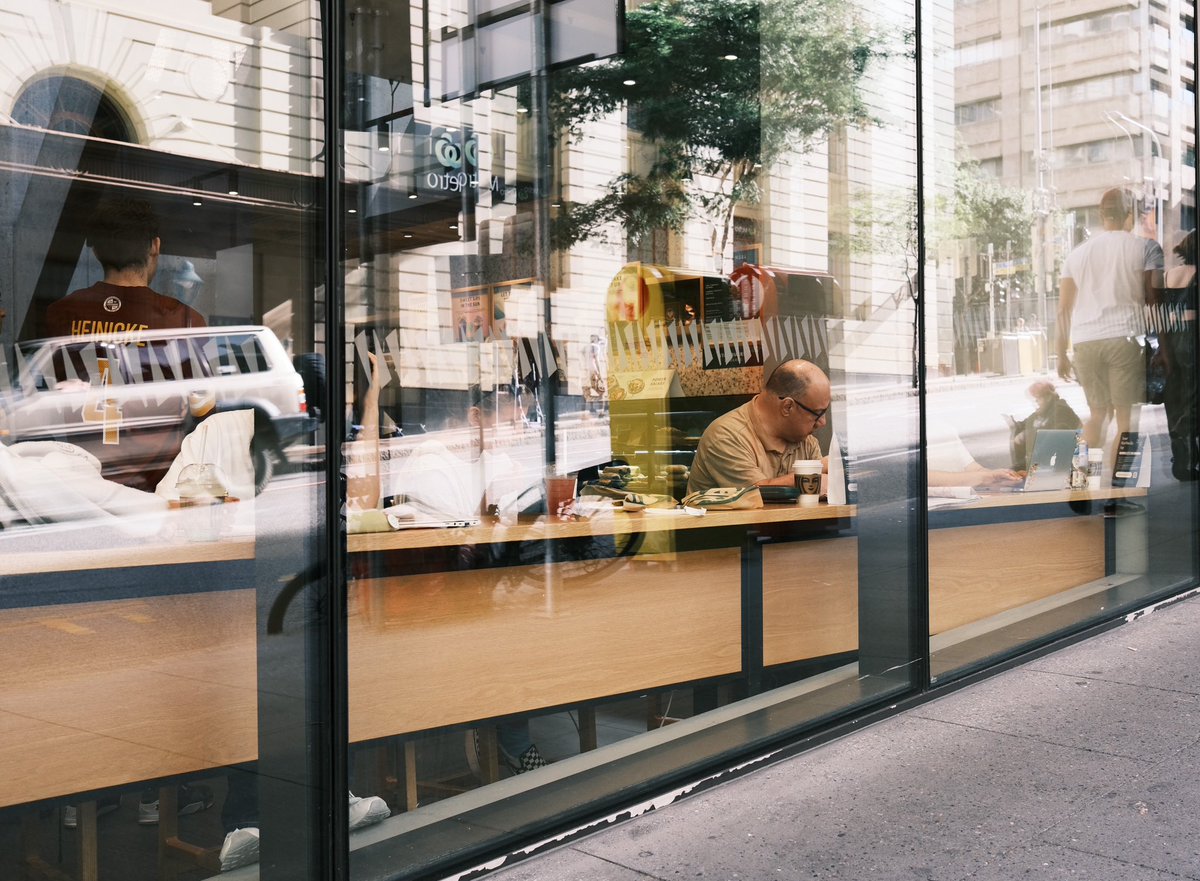 Diannesimages's tweet photo. Brisbane streets. 
#brisbanestreets #streetphotography #fujifilm_xseries #brisbanecity #fujifilmx_au #photograghy #womenphotographers #womenstreetphotography https://t.co/VmbLb3uDLG