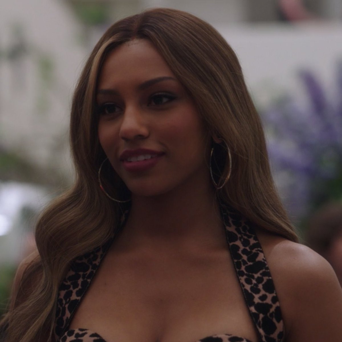 Savdehaan's tweet photo. Gave her no screen time,no backstory, stereotyped her.....the s2 that was meant to be her season they ruined it.  Everyone in the show had an emotional support but her, no gf no hook ups nothing. They did her dirty, they just used her to check the black queer box https://t.co/fKNfv5OMpr
