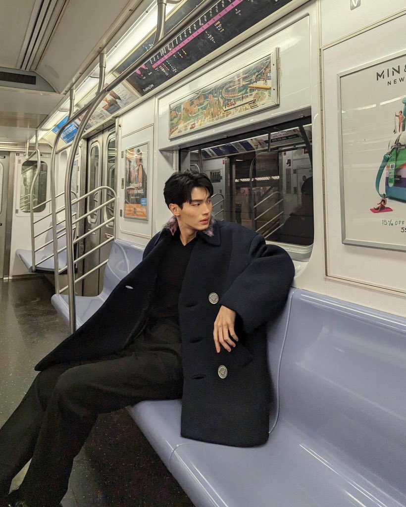 pan_supak's tweet image. ไม่รู้จะอวยยังไงให้เหมาะสมกับความหล่อของพี่วินแล้วลูก

Win Metawin
#winmetawin @winmetawin