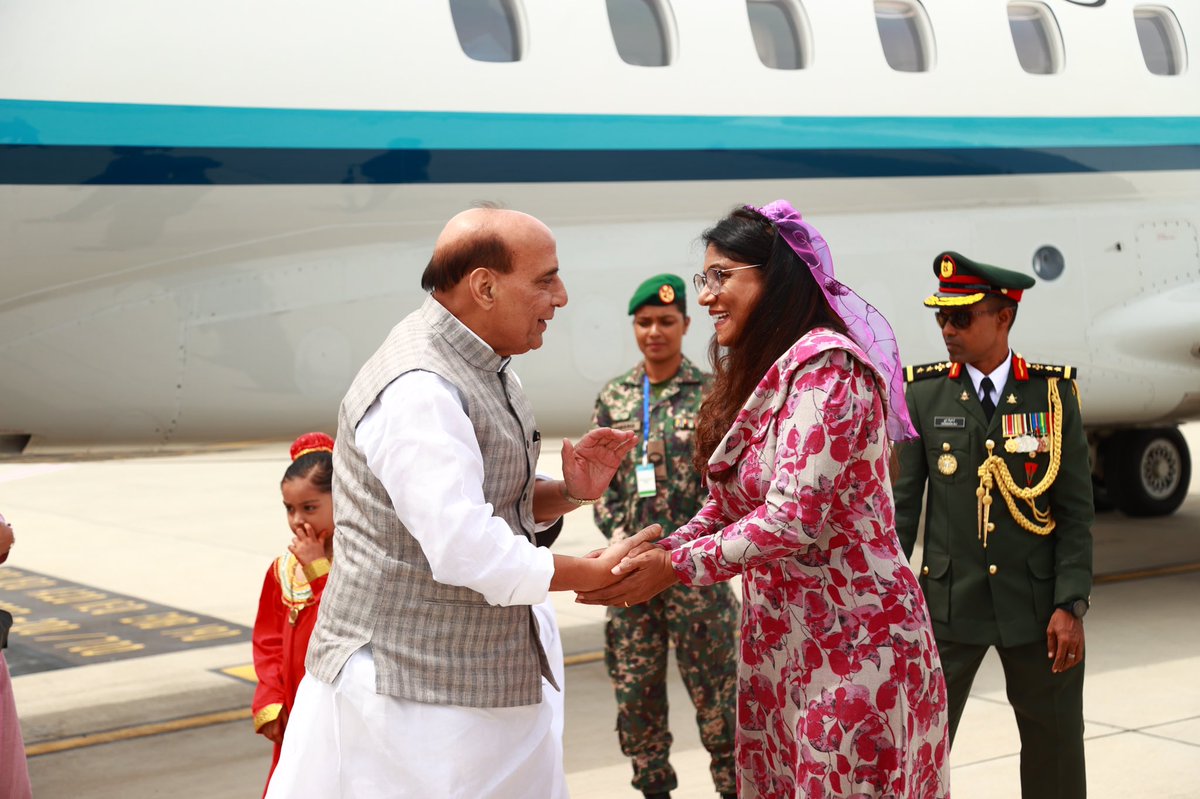 HCIMaldives's tweet photo. India - Maldives defence partnership marches forward!
🇮🇳🇲🇻 
 
Raksha Mantri Shri @rajnathsingh has arrived on his maiden visit to Maldives. 
He was welcomed by Defence Minister H.E. @MariyaDidi &amp; @CDFofMNDF Maj Gen Abdulla Shamaal. (1/2)
 
 @MoDmv @MNDF_Official @SpokespersonMoD https://t.co/Ai428SJcXQ