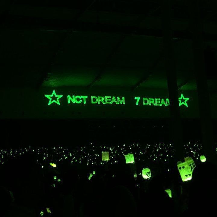 kkarinyl's tweet photo. Burnout 
#winrina / #jiminjeong au

Where Paris (K) went to NCT DREAM concert with Gio (W) 'cause her sister and Gio's friend, Italy (R) can't go with her. https://t.co/lBoq7pPgAh