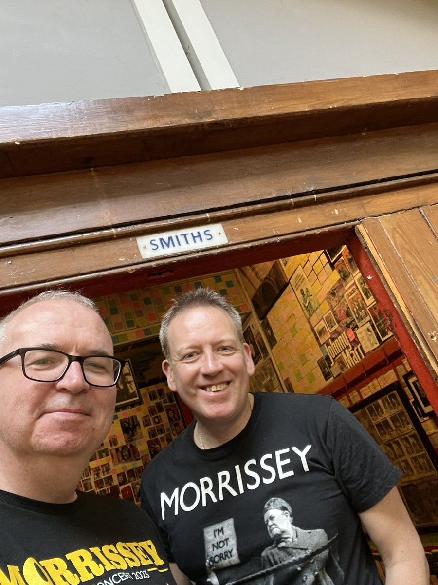brianlforbes's tweet photo. Unruly boysโฆunruly girlsโฆ#mozarmymeet @Mozarmy @Lazy_sunbather_ @Bradder68 @MattMozMillers @JulieHague12 @JulieHamill @DeniseRobinson #bestweekendoftheyear #mozarmy https://t.co/ROFxe9Na9i