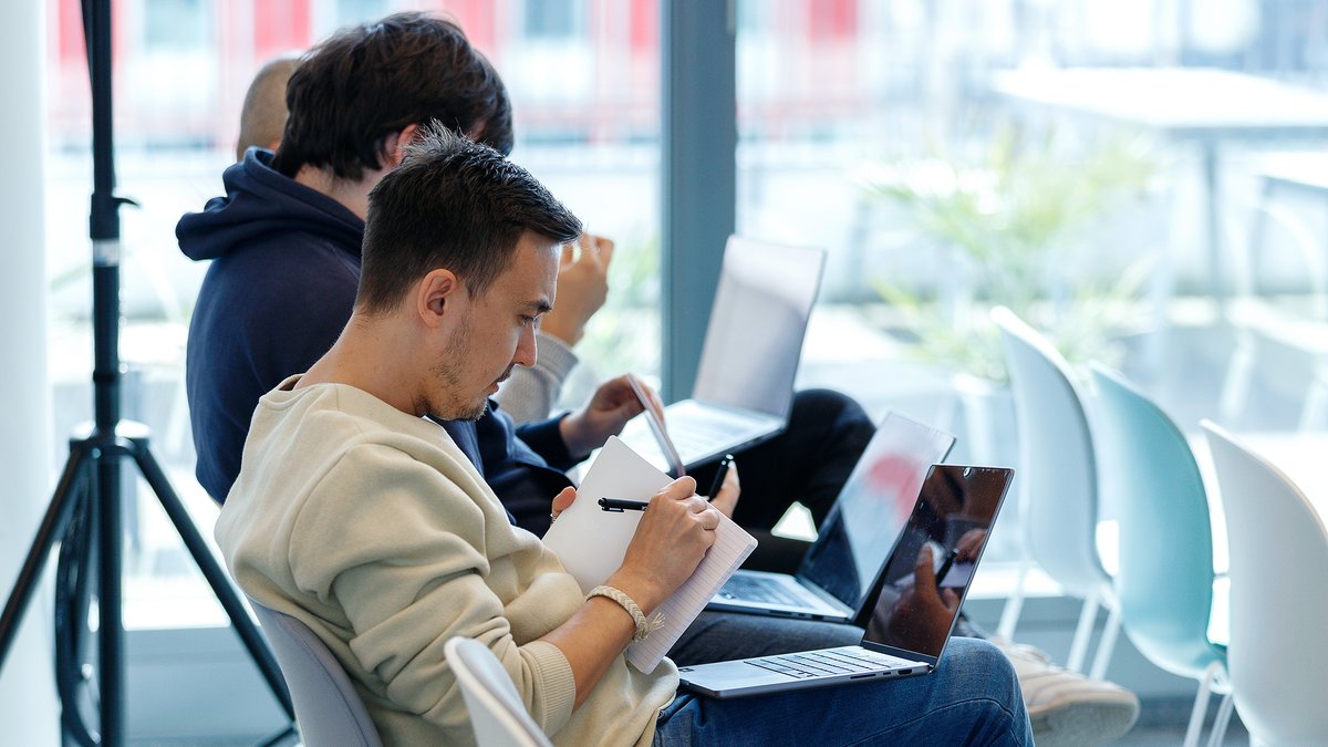 Lifeattrivago's tweet photo. The trivago x Slack Day was a huge success! Take a peek at how we spent the day mastering our Slack skills – learning productivity hacks from the experts themselves. Thanks to the @SlackHQ team for joining us! https://t.co/GLPGTYrRWy