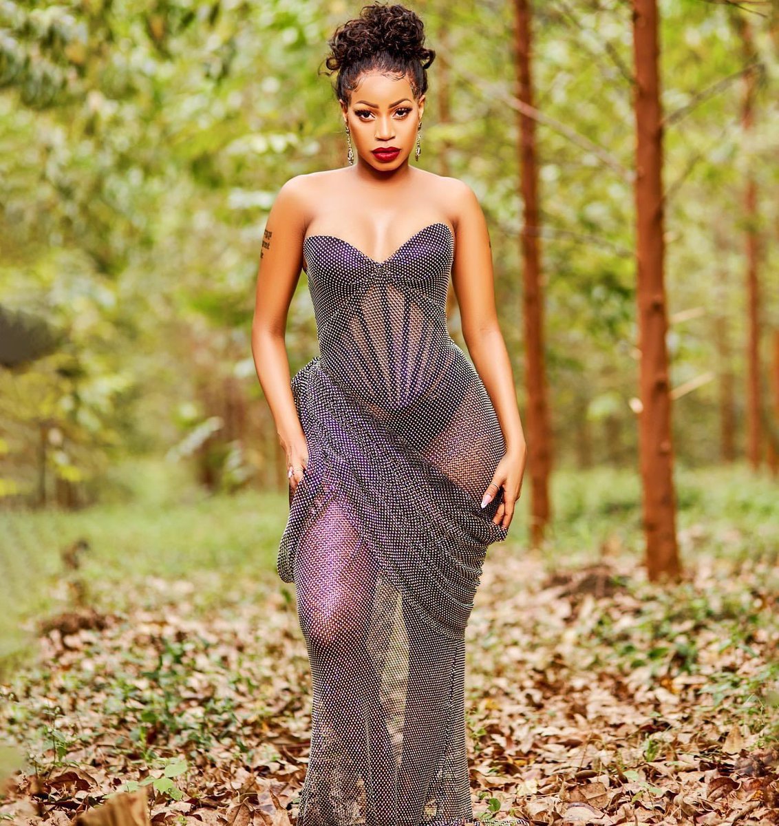 Loved this dress way too much to use it once 😂😂 Had to throw it in a video so I can at least keep seeing it there😂

Can’t wait for this video premiere! 
<a href="/GuvnorUganda/">Guvnor Uganda</a> this very month on 20th May !! It’s going Down 💃🏻💃🏻💃🏻🔥🔥🔥