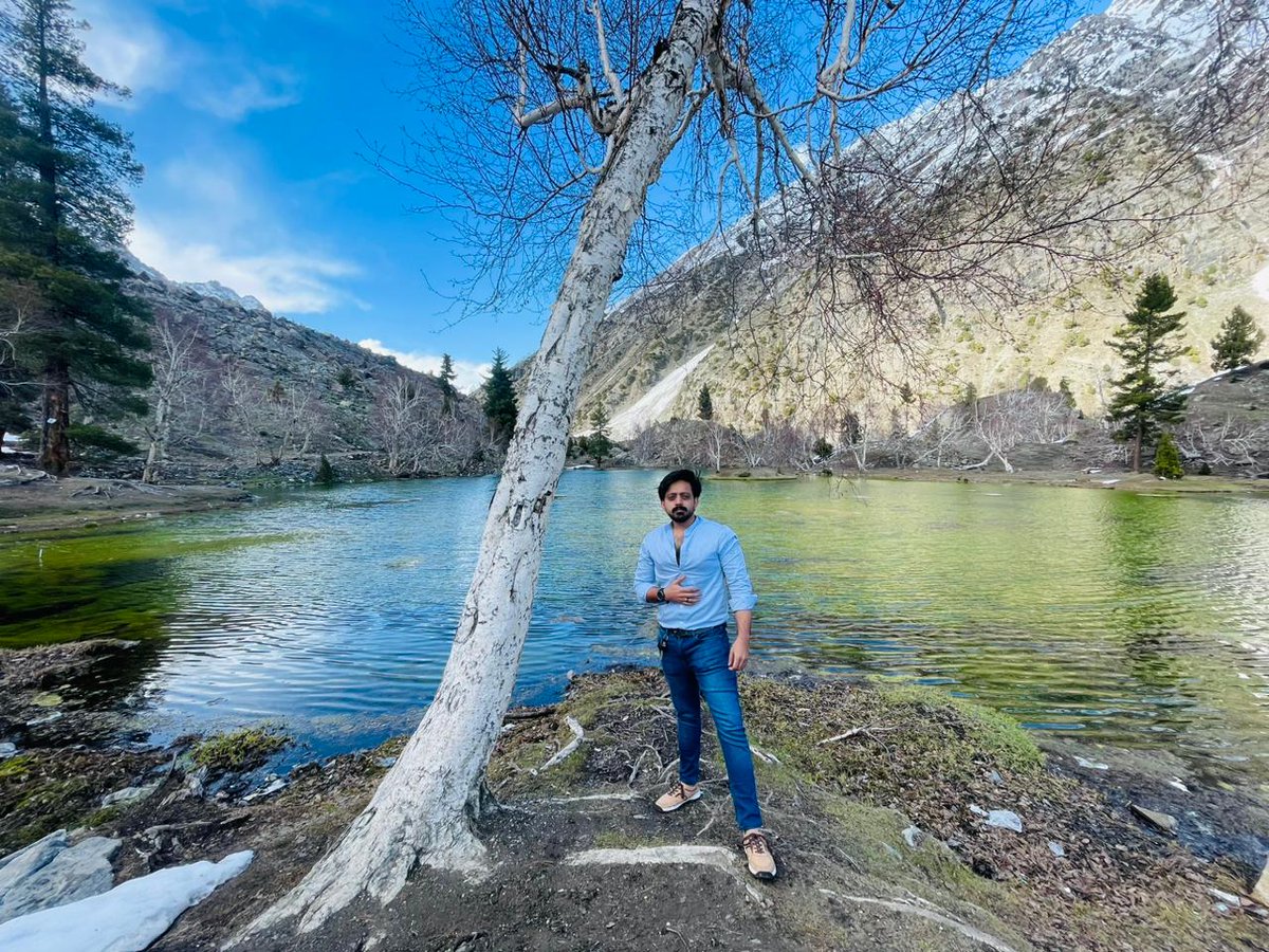 kharoooos's tweet photo. Vibing with nature 🍁♥ almost explored it all 🍁🍁 https://t.co/yqpYH5mkas
