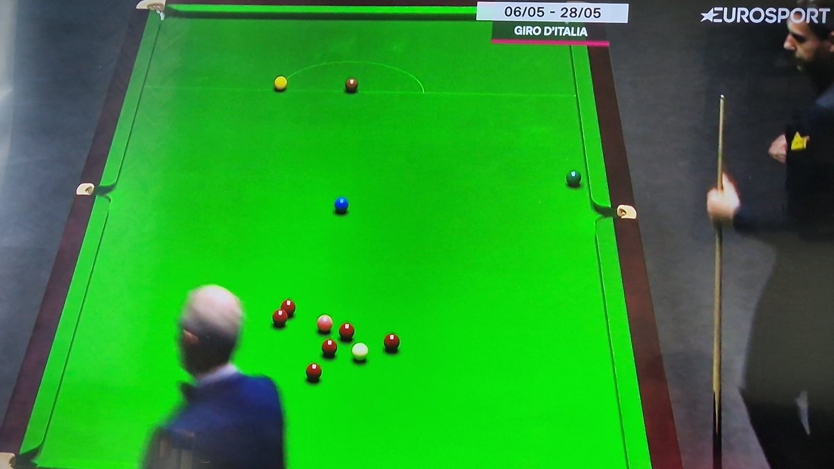 OfficialMillard's tweet photo. @eurosport @iamradzi @jimmywhite147 @AlanMac1990 @WeAreWST Hi eurosport, can you move the giro d'italia advert at the top of the screen please. It is blocking the pocket. https://t.co/LpYYeS49YH