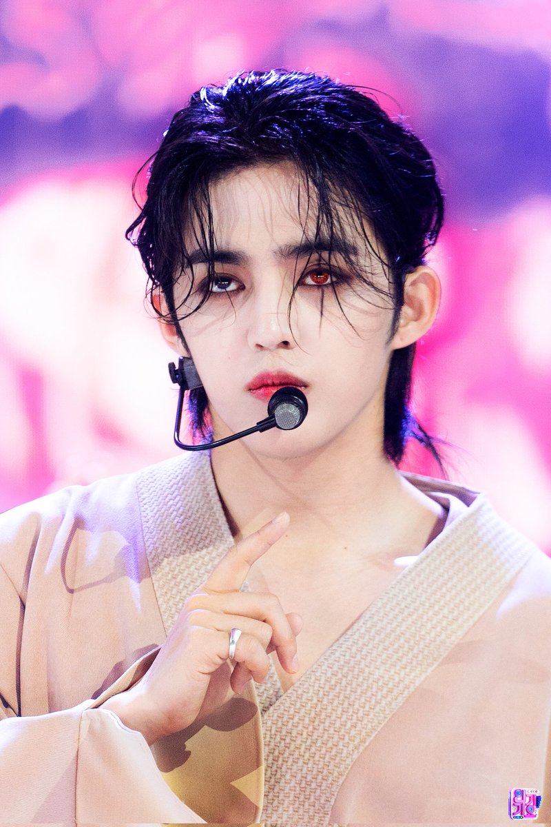 svtcontents's tweet photo. [THREAD] 230501 SEVENTEEN '손오공' (Super) on SBS Inkigayo On-Set Photos

🖇️ https://t.co/5NYwzAvFNJ

S.COUPS #에스쿱스 https://t.co/h2ewgA5BXK