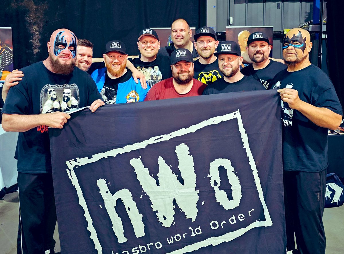 Back from an awesome weekend with the @hWoOfficialPage lads!! #Legends #hWo4Life @ColossusNick  @ShoneCold