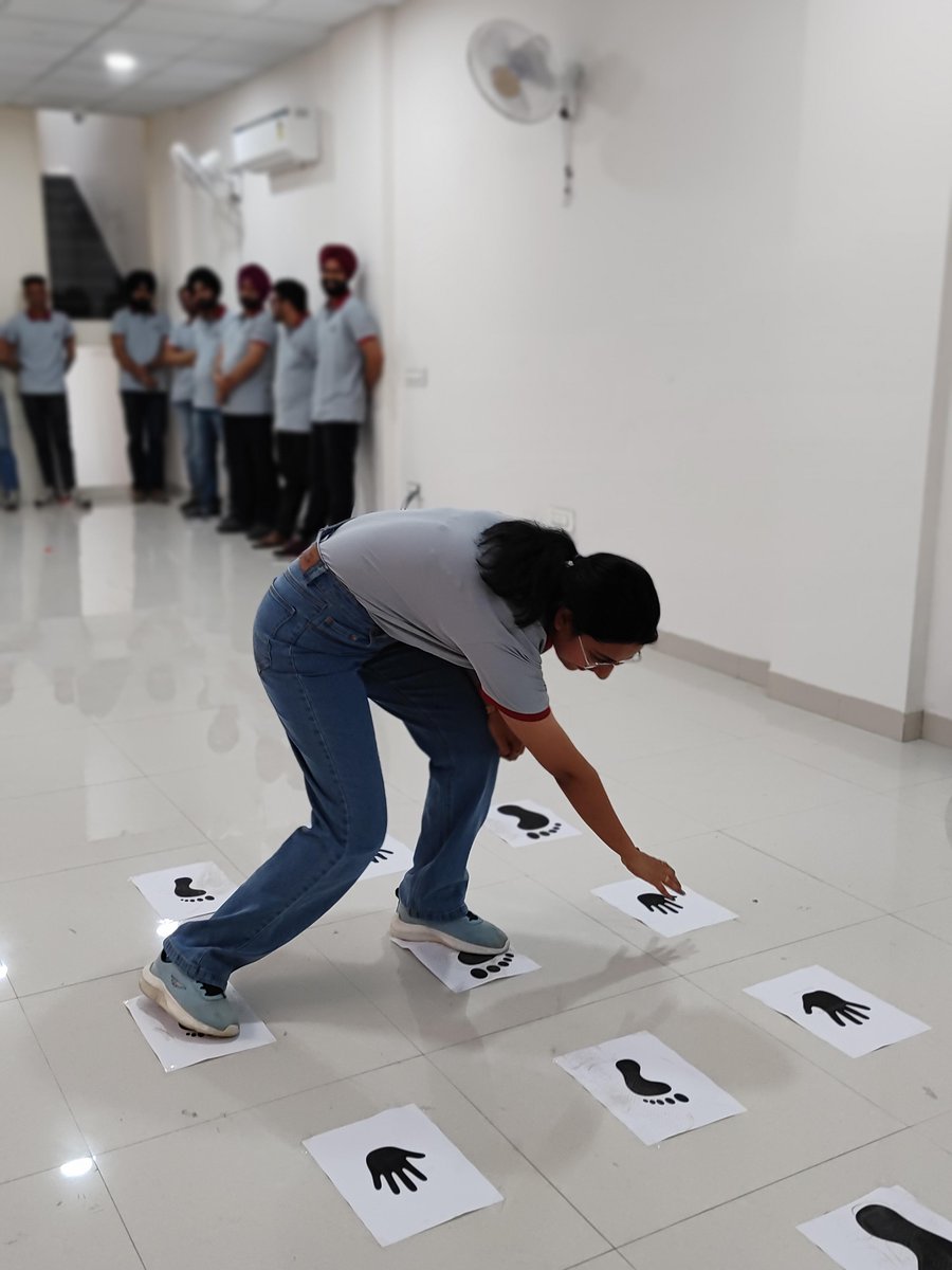 evolvan's tweet photo. Bringing out the playful side of our #colleagues with fun #officegame activities! .
.
.
.

#TeamBuilding #officegame #postoftheday #officeactivity #teambonding #trending #games #playful https://t.co/QvbYHvqFz0