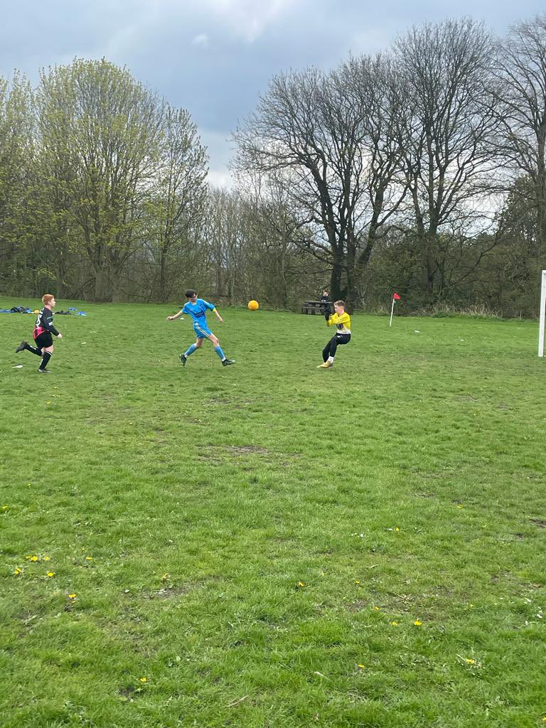 willleemufc's tweet photo. A few of the lad recently..enjoying his footy again and it’s great to see ⚽️⚽️⚽️ https://t.co/MVP7VTbw7s