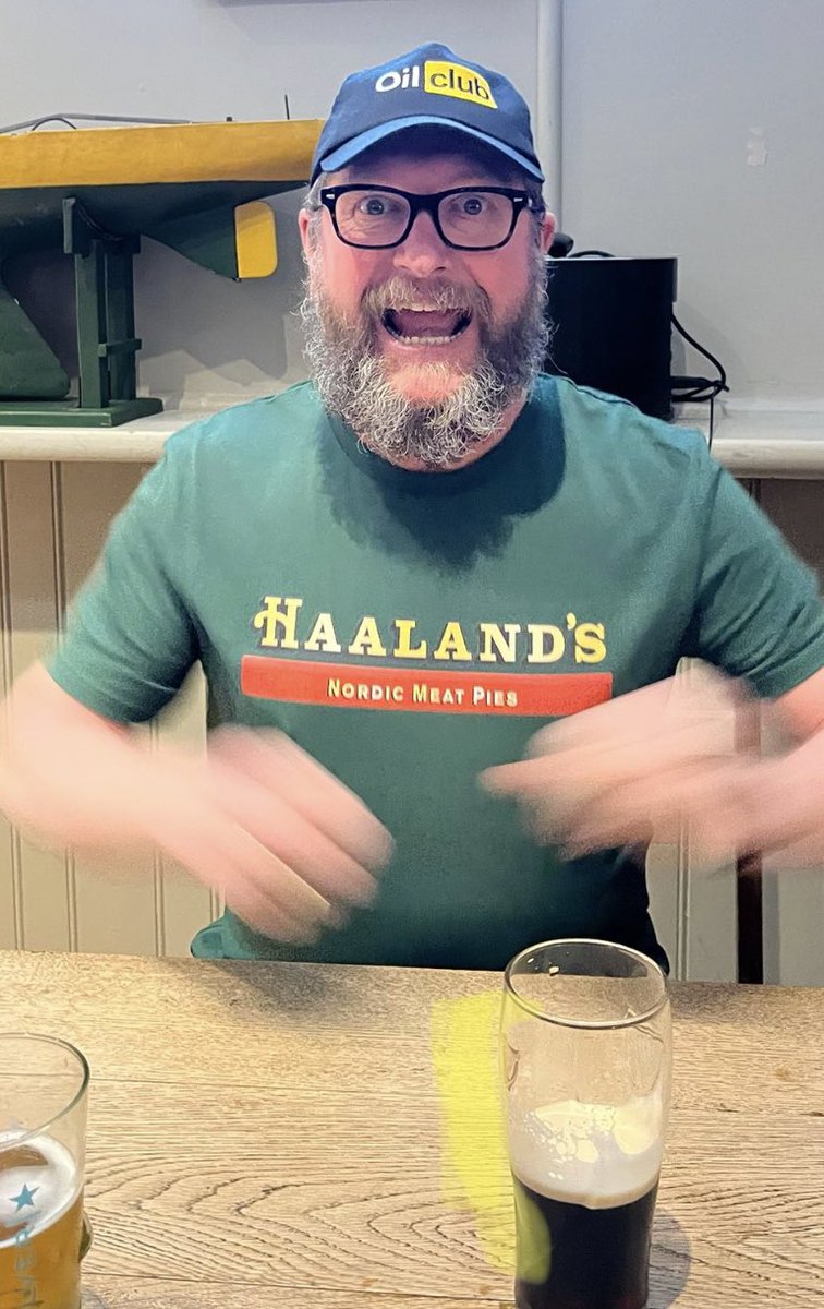 DavidSwindells's tweet photo. That 50 goal and counting top of the shop bank holiday Monday mood ๐
@thegingerwig
#NoHistory
#oilclub
#erlinghaaland
#emptihad
#bestteaminthelandandalltheworld
#thegingerwig https://t.co/D0TFNSk89V