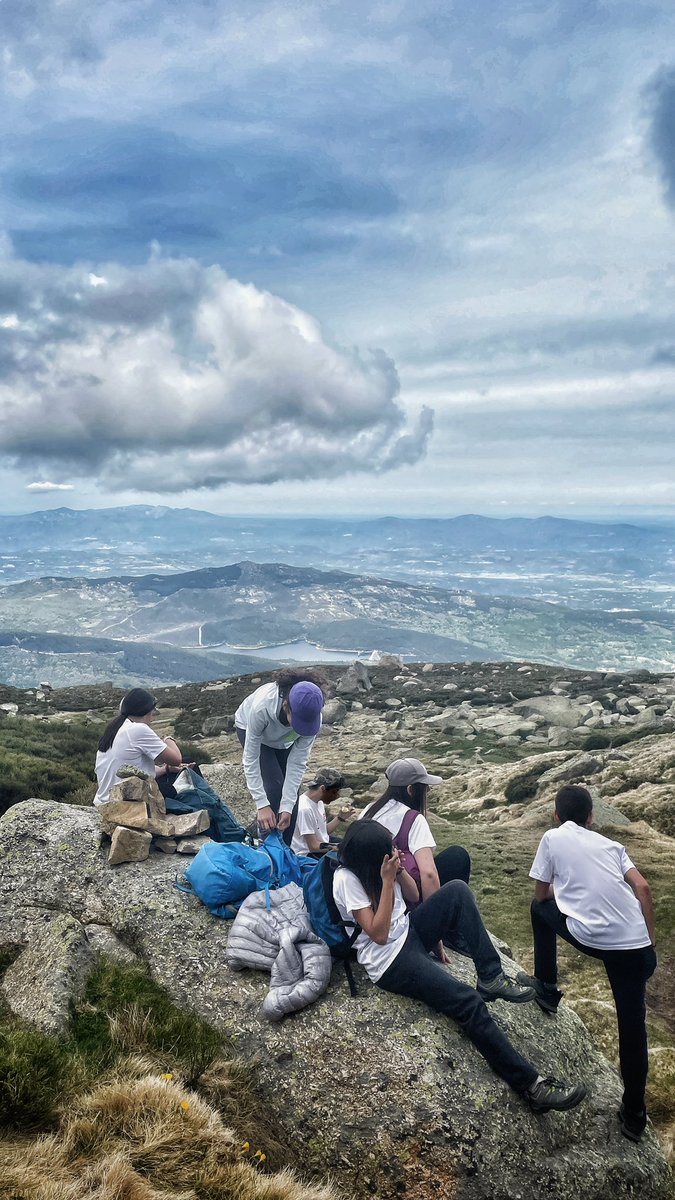 Concluye con éxito el campamento de Montaña en la Sierra de Béjar 2023, 4 estupendos días compartidos con casi medio centenar de jóvenes federados <a href="/FDMESCYL/">Montaña CyL</a> Castilla y León.
Gran trabajo compartido con 
<a href="/TiempoLibreB612/">B.612</a> <a href="/clubsalandar/">Club Salandar</a> 
Diversión + formación.
Enhorabuena a todos.