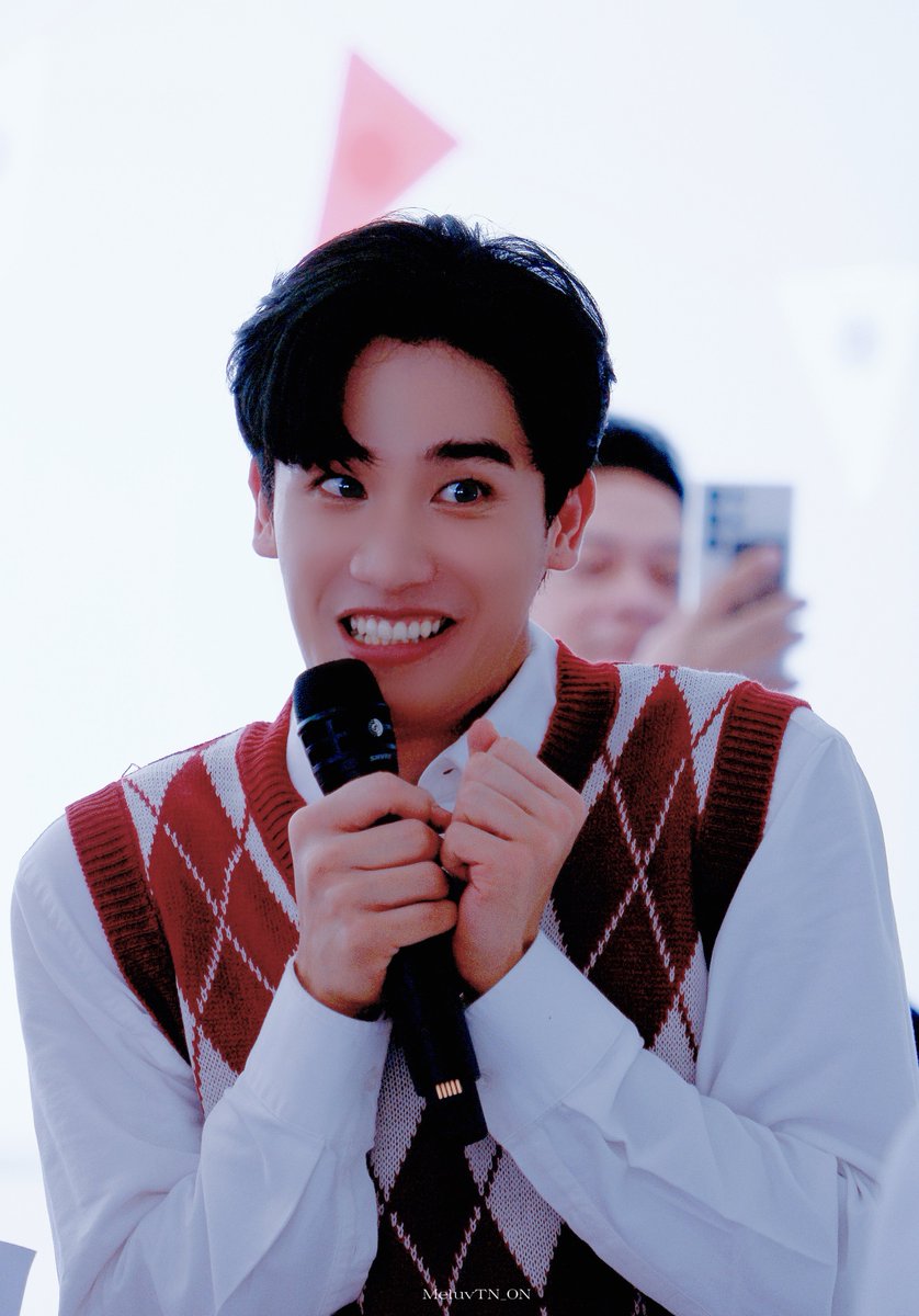 ตะเร้กกกน่าย้ากกกกสุบๆเลยค้าบบ❤️🥺🤏🏻

#Tawan_V 
#TheLaughingCowTH 
#TawanXTheLaughingCow